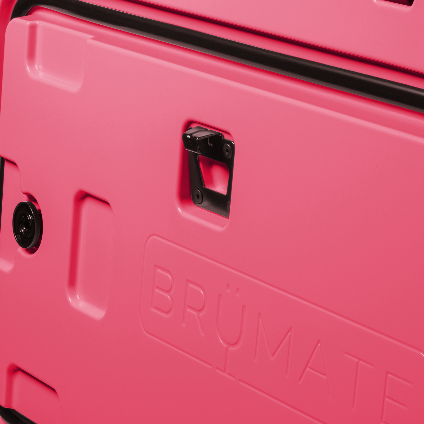 brutank-o9 brutank-55qt-neonpink-bottle-opener.png