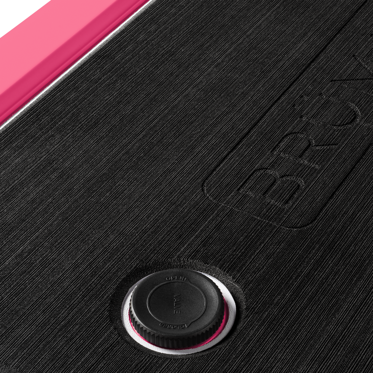 brutank-o9 brutank-55qt-neonpink-vent.png