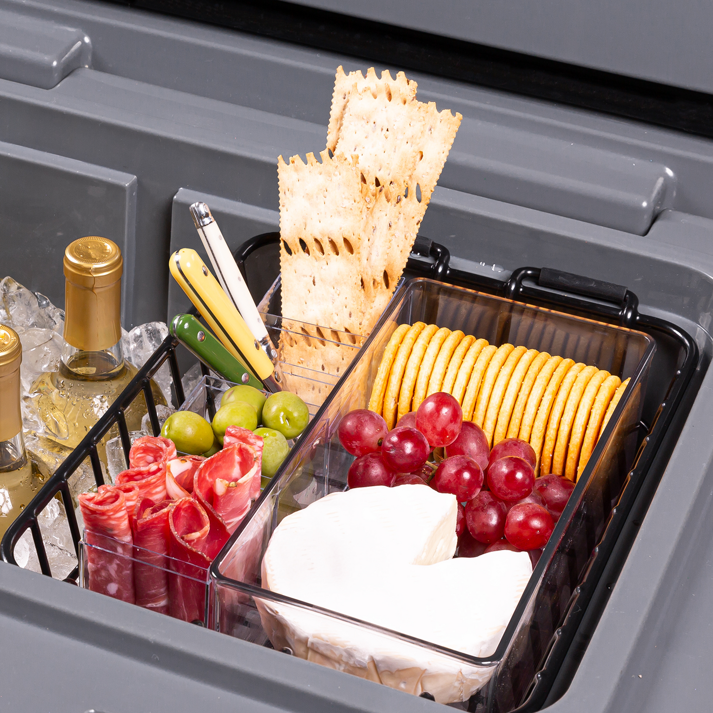 brutank-35qt-55qt-dry-rack-p3 brutank-dry-rack_accessory_alt-1.png